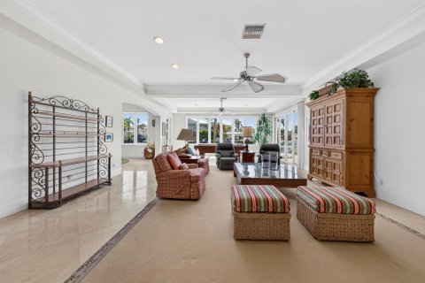 House in Fort Lauderdale, Florida 4 bedrooms, 567.63 sq.m. № 2187497 - photo 20
