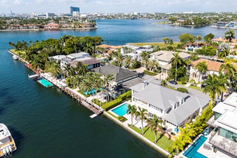 House in Fort Lauderdale, Florida 4 bedrooms, 567.63 sq.m. № 2187497 - photo 3
