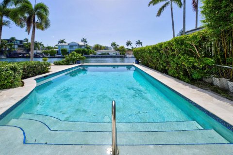 House in Fort Lauderdale, Florida 4 bedrooms, 567.63 sq.m. № 2187497 - photo 10