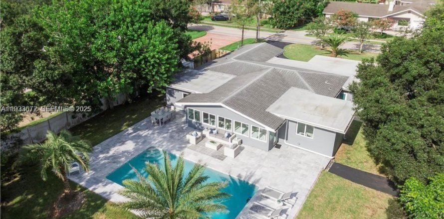 Casa en Plantation, Florida 5 dormitorios № 1992128