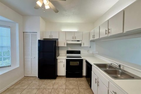 Condo in Tampa, Florida, 2 bedrooms № 2197210 - photo 7