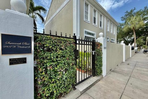 Condo in Tampa, Florida, 2 bedrooms № 2197210