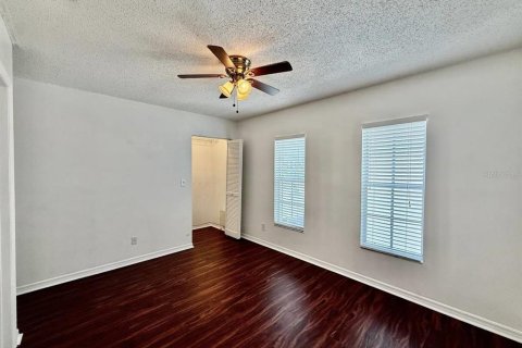 Condo in Tampa, Florida, 2 bedrooms № 2197210 - photo 26