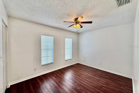 Condo in Tampa, Florida, 2 bedrooms № 2197210 - photo 23