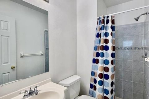 Condo in Tampa, Florida, 2 bedrooms № 2197210 - photo 28