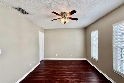 Condo in Tampa, Florida, 2 bedrooms № 2197210 - photo 19