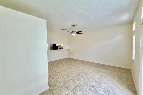 Condo in Tampa, Florida, 2 bedrooms № 2197210 - photo 16