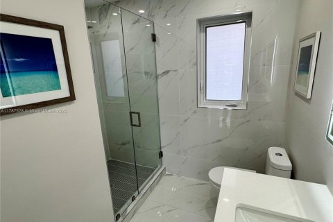 Casa en alquiler en Fort Lauderdale, Florida, 3 dormitorios, 106.28 m2 № 1863071 - foto 22