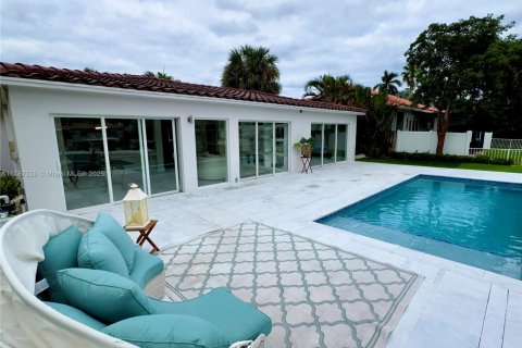 House in Fort Lauderdale, Florida 3 bedrooms, 106.28 sq.m. № 1863071 - photo 30
