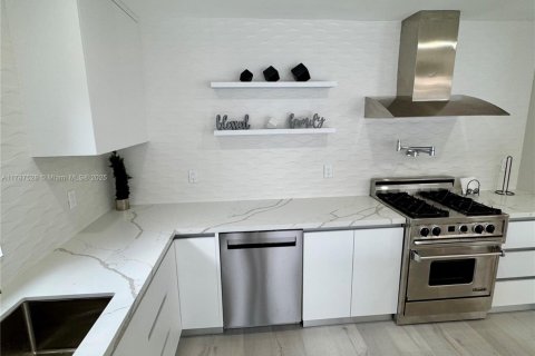 Casa en alquiler en Fort Lauderdale, Florida, 3 dormitorios, 106.28 m2 № 1863071 - foto 15