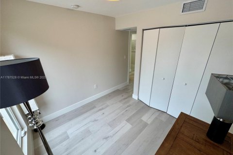 Villa ou maison à louer à Fort Lauderdale, Floride: 3 chambres, 106.28 m2 № 1863071 - photo 29