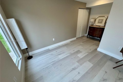 Villa ou maison à louer à Fort Lauderdale, Floride: 3 chambres, 106.28 m2 № 1863071 - photo 25