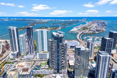 Condo in Miami, Florida, 2 bedrooms  № 1890403 - photo 2