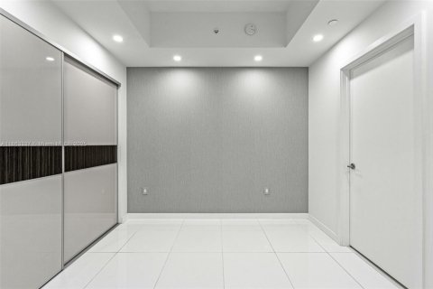 Condo in Miami, Florida, 2 bedrooms  № 1890403 - photo 16