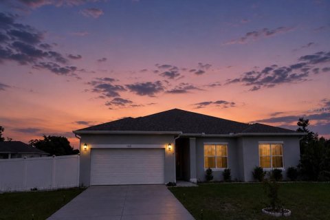 House in Ocala, Florida 4 bedrooms, 194.72 sq.m. № 2200323 - photo 2