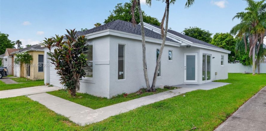 Villa ou maison à Florida City, Floride 3 chambres, 78.04 m2 № 2294093