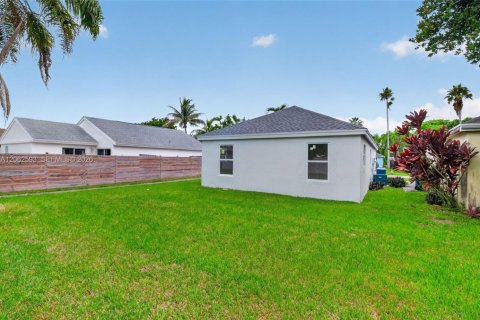 Villa ou maison à vendre à Florida City, Floride: 3 chambres, 78.04 m2 № 2294093 - photo 24