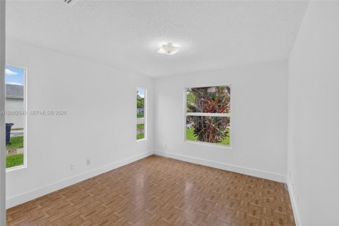 Villa ou maison à vendre à Florida City, Floride: 3 chambres, 78.04 m2 № 2294093 - photo 12