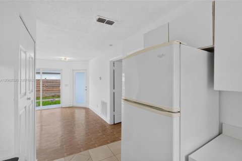 Villa ou maison à vendre à Florida City, Floride: 3 chambres, 78.04 m2 № 2294093 - photo 10
