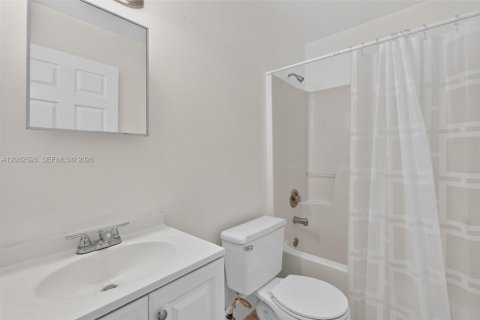 Villa ou maison à vendre à Florida City, Floride: 3 chambres, 78.04 m2 № 2294093 - photo 17