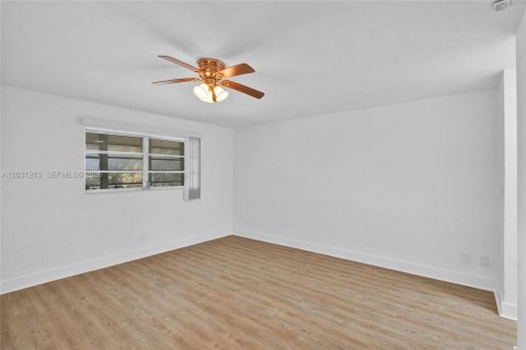 Купить кондоминиум в Майами, Флорида 1 спальня, 88.63м2, № 2154203 - фото 11