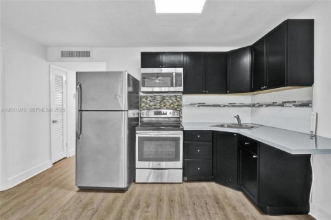 Купить кондоминиум в Майами, Флорида 1 спальня, 88.63м2, № 2154203 - фото 8