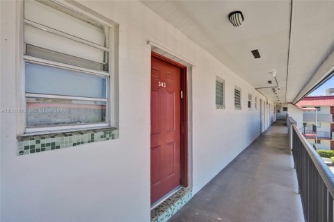 Купить кондоминиум в Майами, Флорида 1 спальня, 88.63м2, № 2154203 - фото 20
