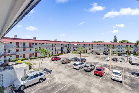 Купить кондоминиум в Майами, Флорида 1 спальня, 88.63м2, № 2154203 - фото 21