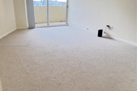 Condominio en venta en Aventura, Florida, 1 dormitorio, 79.9 m2 № 2016291 - foto 8