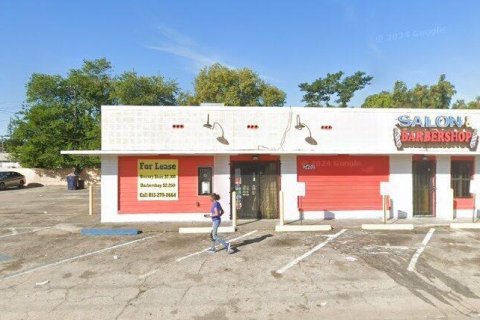 Propiedad comercial en alquiler en Tampa, Florida, 295.71 m2 № 1912927 - foto 3