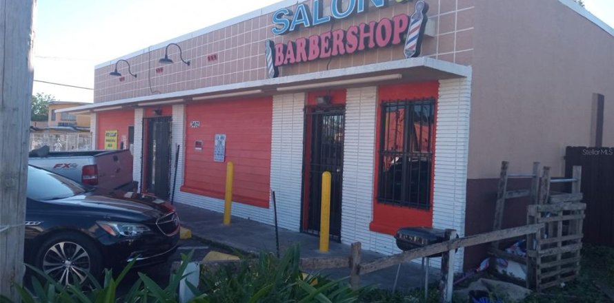 Propiedad comercial en Tampa, Florida 295.71 m2 № 1912927
