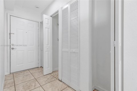 Villa ou maison à louer à Miami, Floride: 1 chambre, 50.91 m2 № 1996474 - photo 9