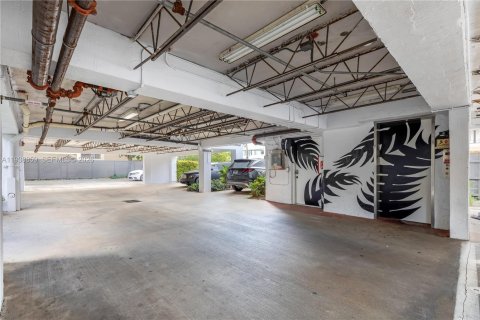 Villa ou maison à louer à Miami, Floride: 1 chambre, 50.91 m2 № 1996474 - photo 13