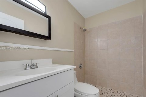 Снять в аренду виллу или дом в Катлер-Бей, Флорида 3 спальни, 211.07м2, № 1990875 - фото 19