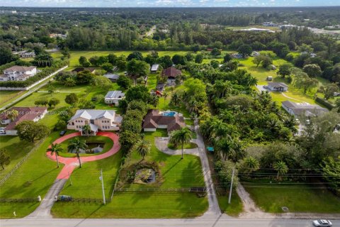 Villa ou maison à vendre à Southwest Ranches, Floride: 5 chambres, 278.52 m2 № 1748346 - photo 24