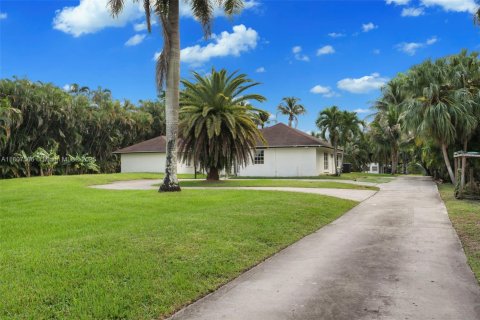 Villa ou maison à vendre à Southwest Ranches, Floride: 5 chambres, 278.52 m2 № 1748346 - photo 7