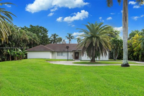 Villa ou maison à vendre à Southwest Ranches, Floride: 5 chambres, 278.52 m2 № 1748346 - photo 9