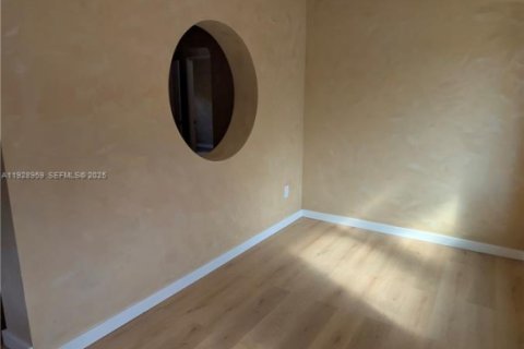 Casa en alquiler en Miami, Florida, 2 dormitorios, 189.71 m2 № 1987880 - foto 6