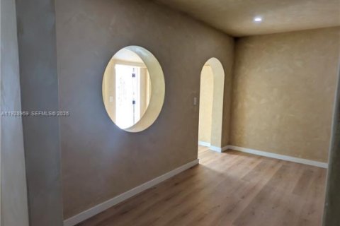 Casa en alquiler en Miami, Florida, 2 dormitorios, 189.71 m2 № 1987880 - foto 9