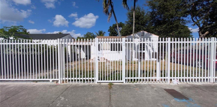 Casa en Miami, Florida 2 dormitorios, 189.71 m2 № 1987880