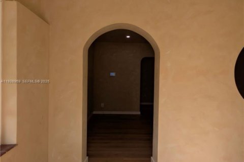 Casa en alquiler en Miami, Florida, 2 dormitorios, 189.71 m2 № 1987880 - foto 4