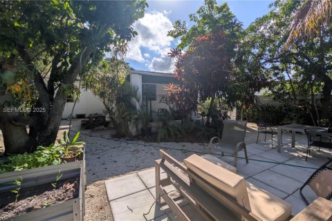 Casa en alquiler en Miami, Florida, 2 dormitorios, 189.71 m2 № 1987880 - foto 26