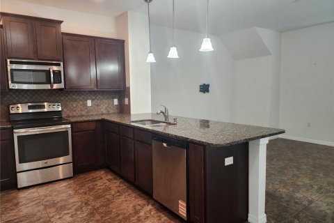 Adosado en alquiler en Plant City, Florida, 2 dormitorios, 146.04 m2 № 1822317 - foto 11