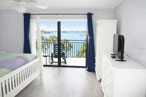 Copropriété à vendre à Treasure Island, Floride: 2 chambres, 116.13 m2 № 2094197 - photo 18