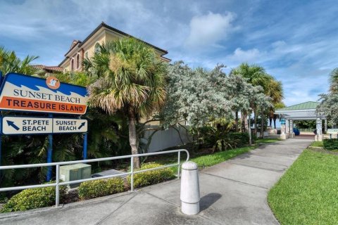 Copropriété à vendre à Treasure Island, Floride: 2 chambres, 116.13 m2 № 2094197 - photo 30