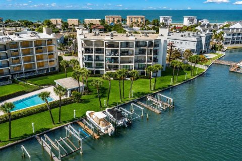 Copropriété à vendre à Treasure Island, Floride: 2 chambres, 116.13 m2 № 2094197 - photo 3
