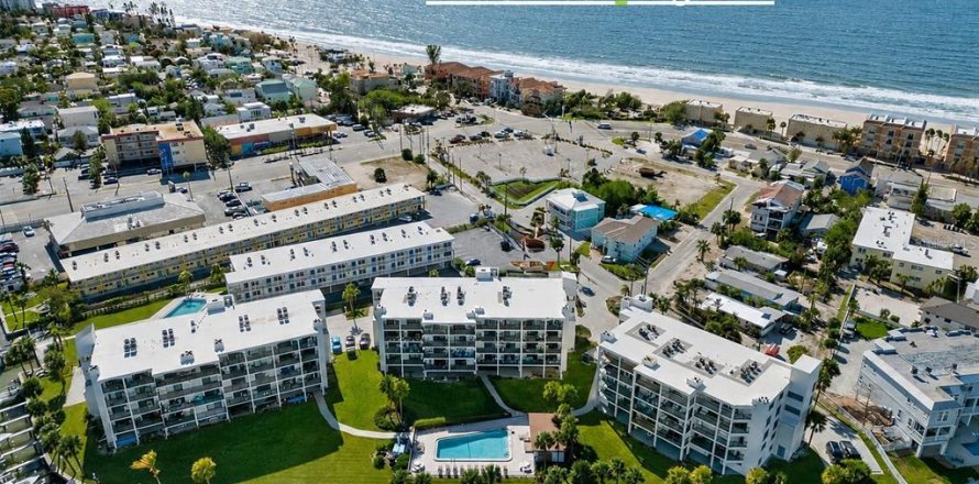 Condo à Treasure Island, Floride, 2 chambres  № 2094197