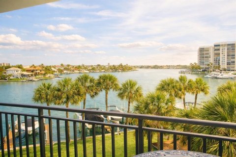 Copropriété à vendre à Treasure Island, Floride: 2 chambres, 116.13 m2 № 2094197 - photo 14