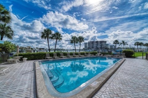 Copropriété à vendre à Treasure Island, Floride: 2 chambres, 116.13 m2 № 2094197 - photo 21