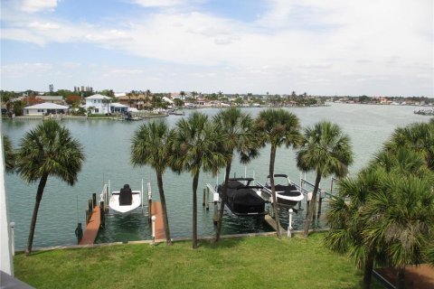 Copropriété à vendre à Treasure Island, Floride: 2 chambres, 116.13 m2 № 2094197 - photo 16